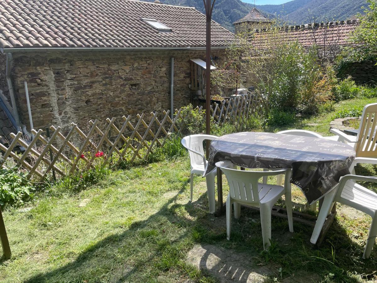 Charmant Petit Gite Au Coeur De L'Ardeche Saint-Melany Exteriör bild