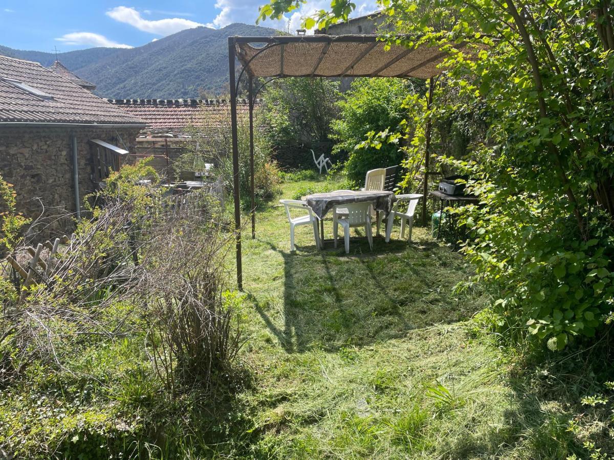 Charmant Petit Gite Au Coeur De L'Ardeche Saint-Melany Exteriör bild
